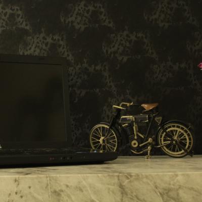 Envelopamento de Parede com Papel de Parede Auto Adesivo 