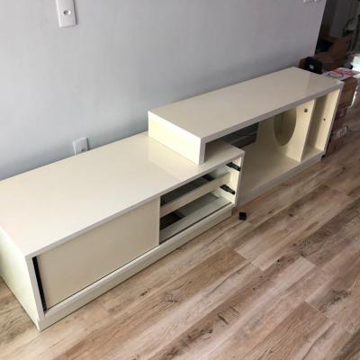 Envelopamento de móveis home em adesivo recorte