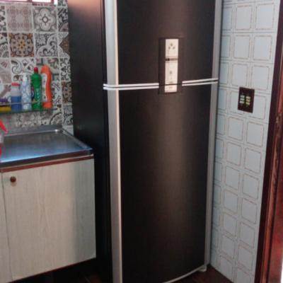 Geladeira Envelopamento em preto fosco