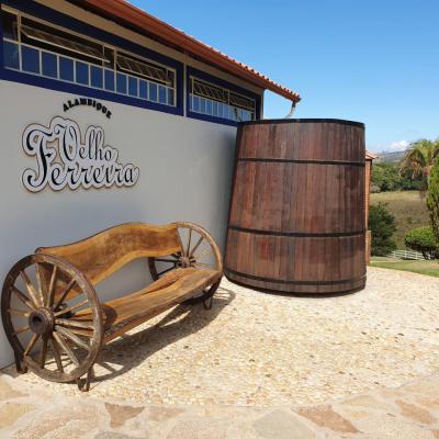 Logo Alto Relevo em PS Expandido pintato